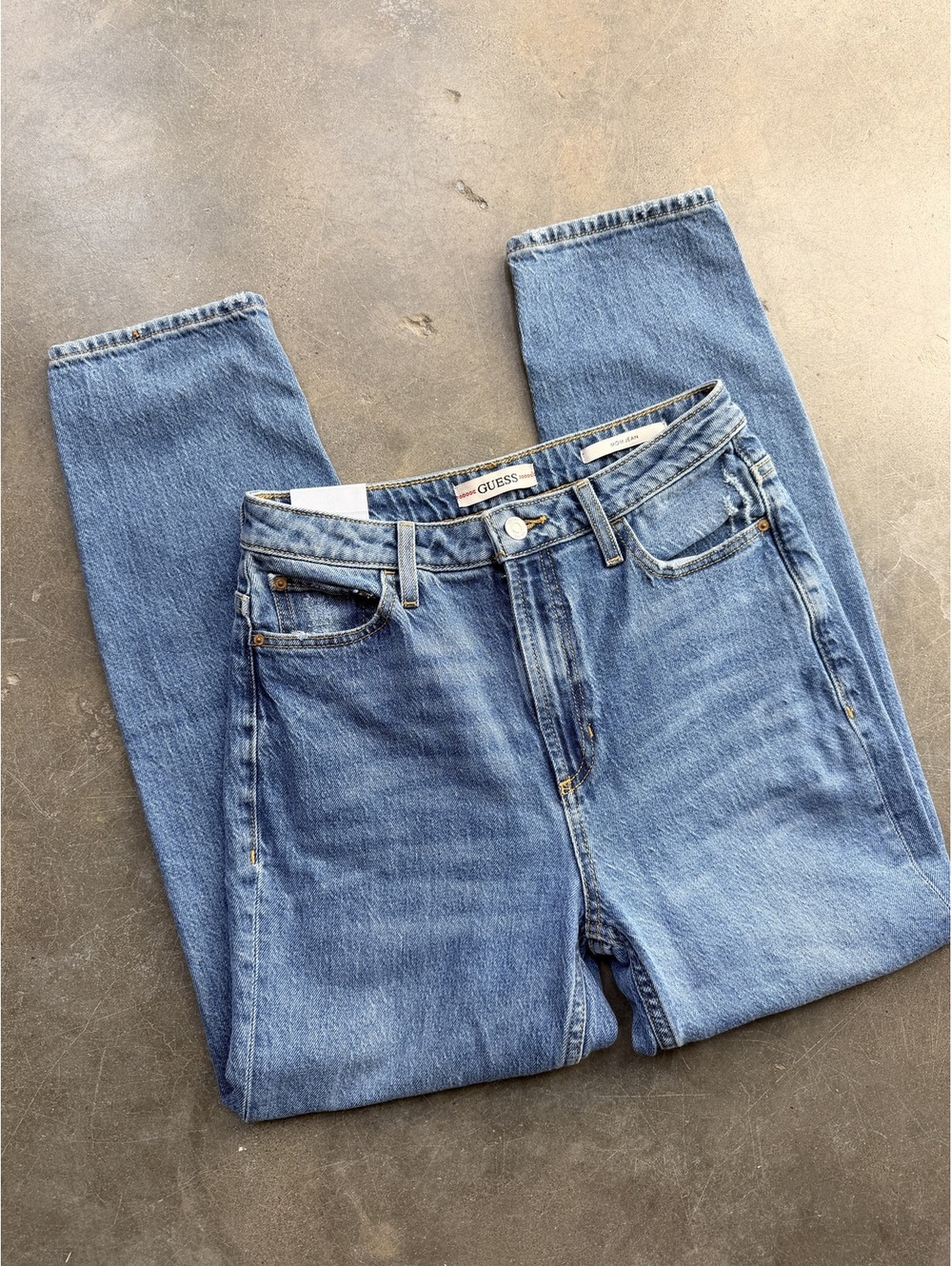GUESS High Rise Mom Jeans 26x27 Light Wash Tapered Denim W26
